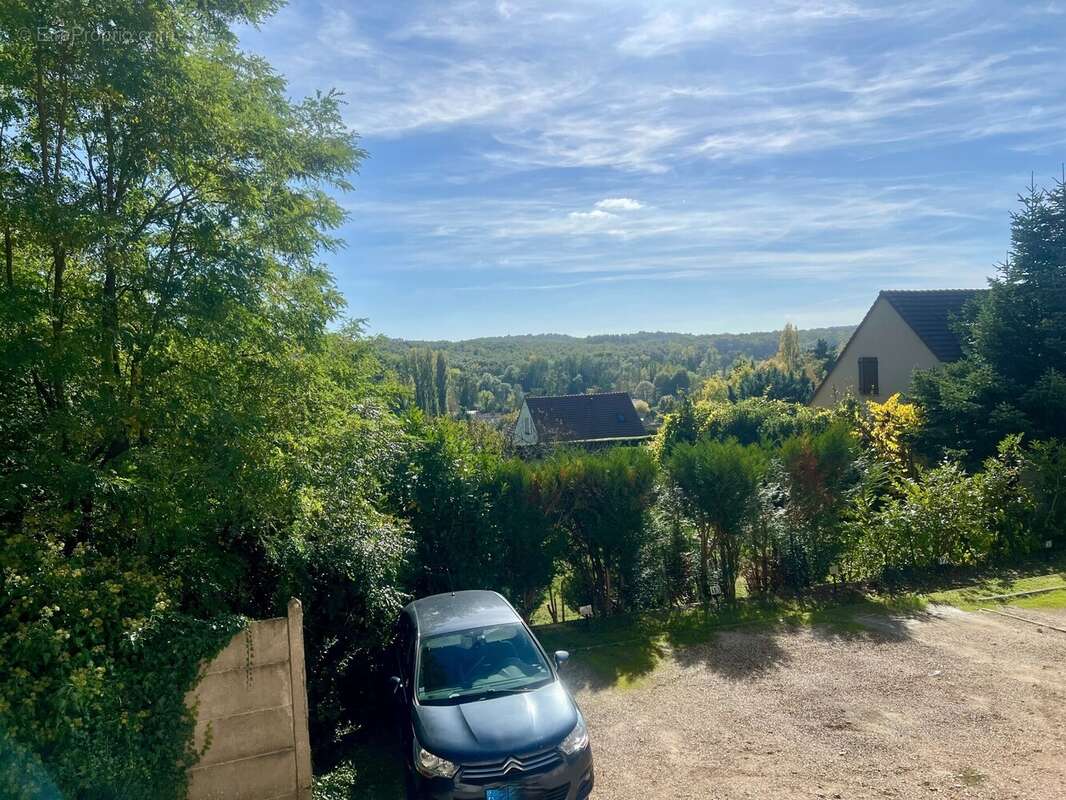 Appartement à SAINT-MAURICE-MONTCOURONNE