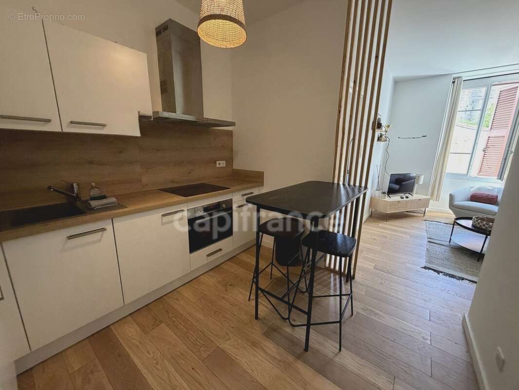 AJACCIO (20), Charmant appartement T2, début du cours Napoléon, proche Port, gare, commerces, bus - photo 5