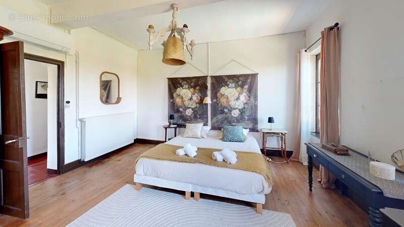 Maison à NEGREPELISSE