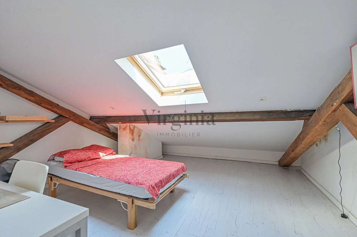 Appartement à CHARENTON-LE-PONT