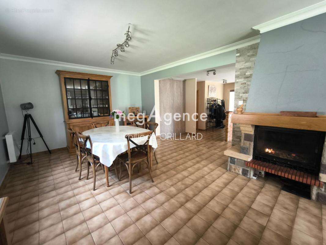 Maison à CHAZE-HENRY