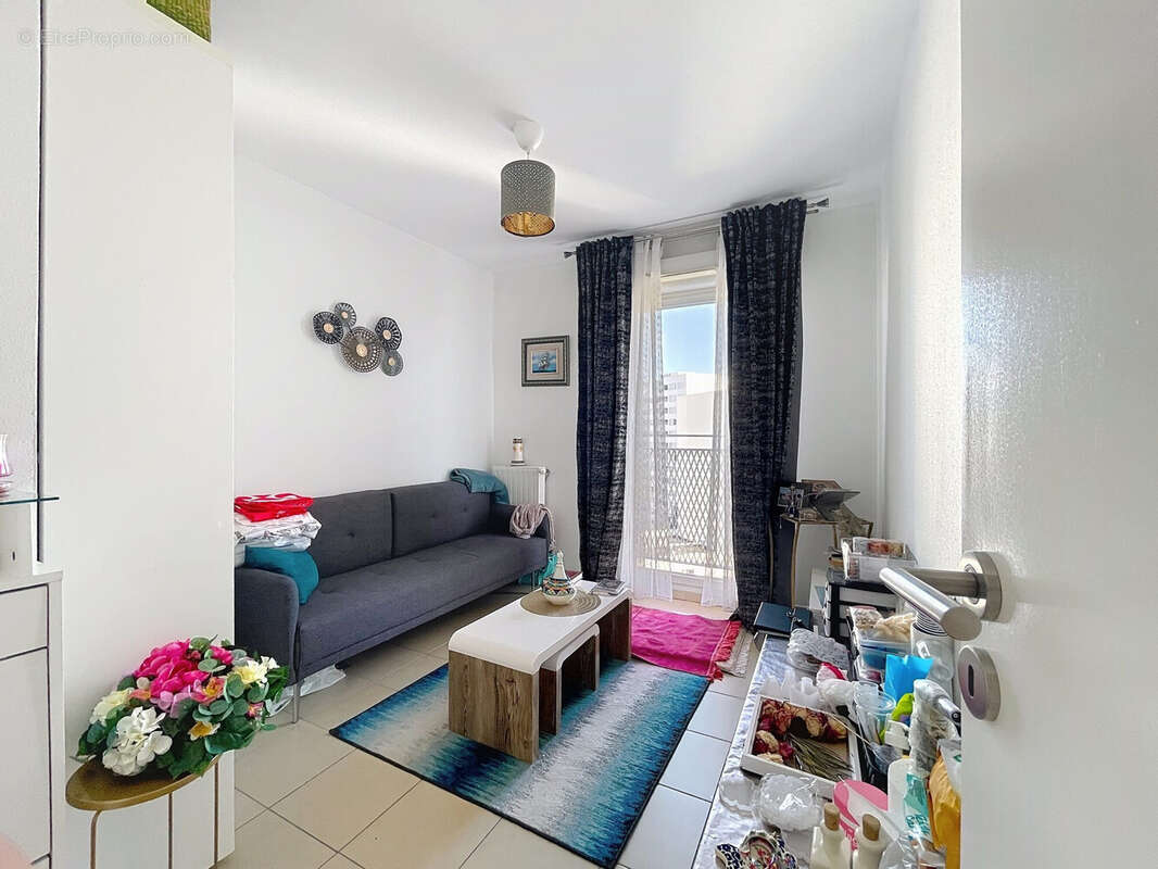 Appartement à MARSEILLE-3E