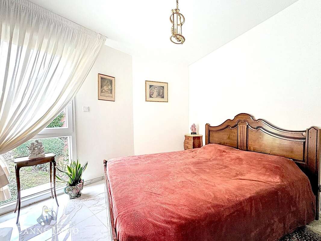 Appartement à MANDELIEU-LA-NAPOULE