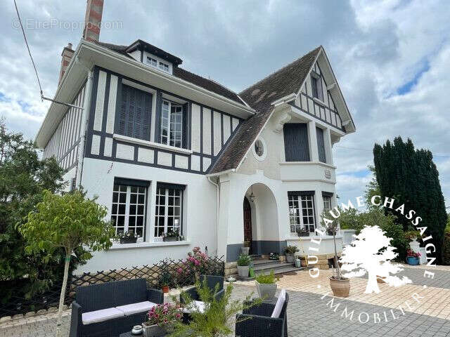 Maison à SAINT-AMAND-MONTROND