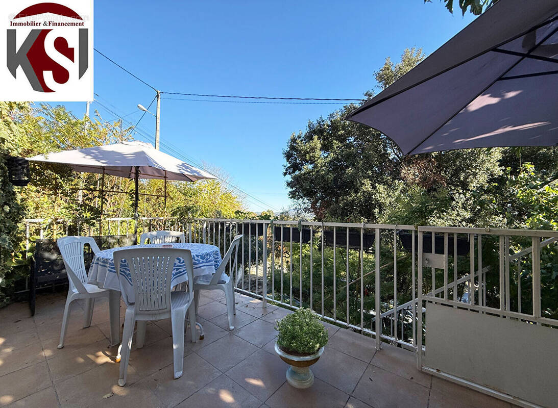 Maison à SEILLONS-SOURCE-D'ARGENS