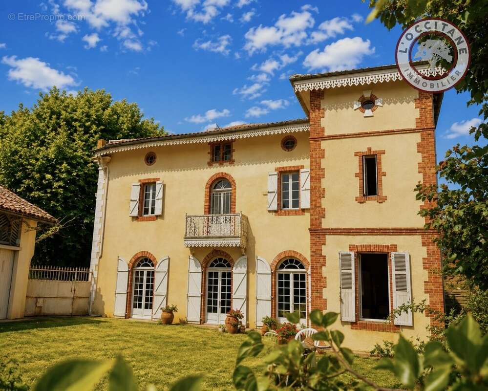 L'Isle-en-Dodon - Maison de maître à rénover avec vaste jardin et dépendances - photo 2
