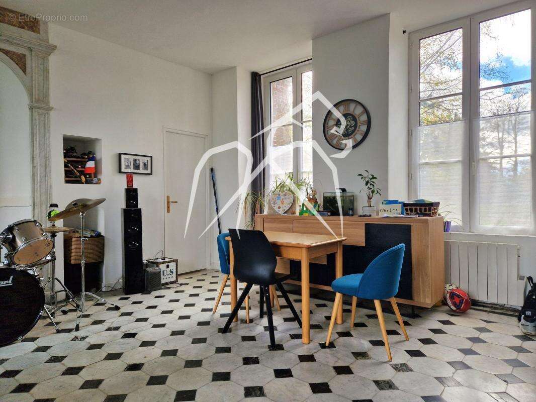 Appartement à BOIS-L'EVEQUE