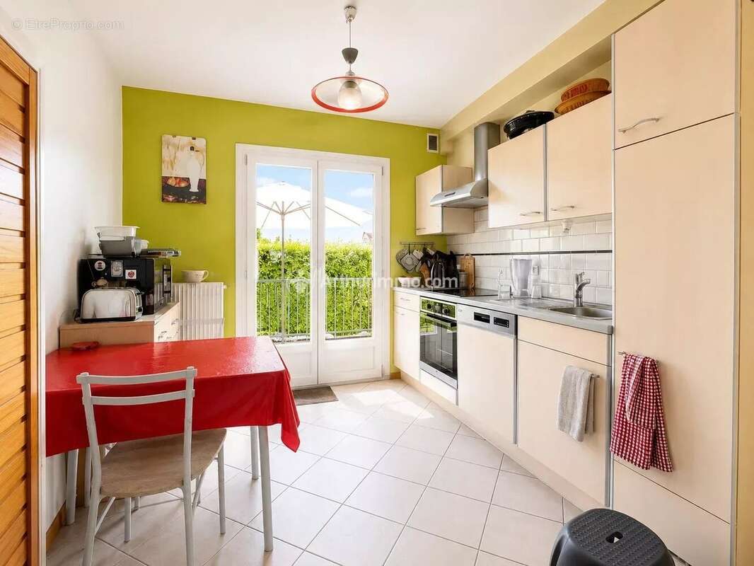 Appartement T4 de 80 m² – Terrasse – 3 chambres – Résidence calme – Gare à pied - photo 2