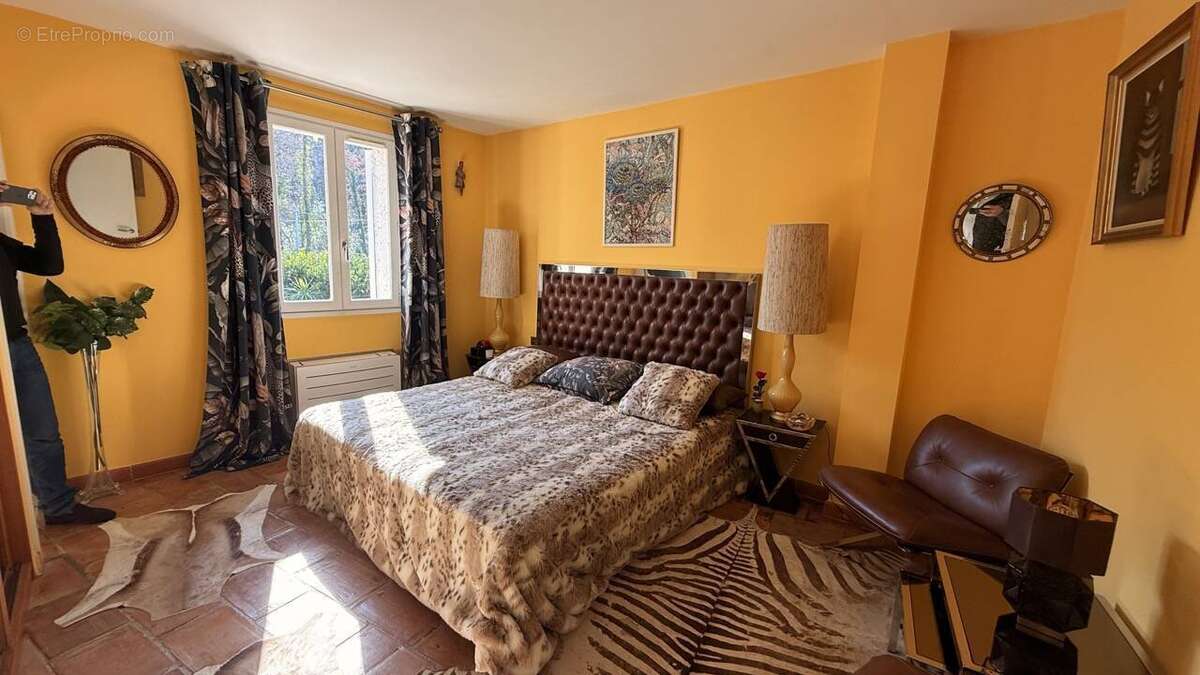 Maison à ROQUEFORT-LES-PINS