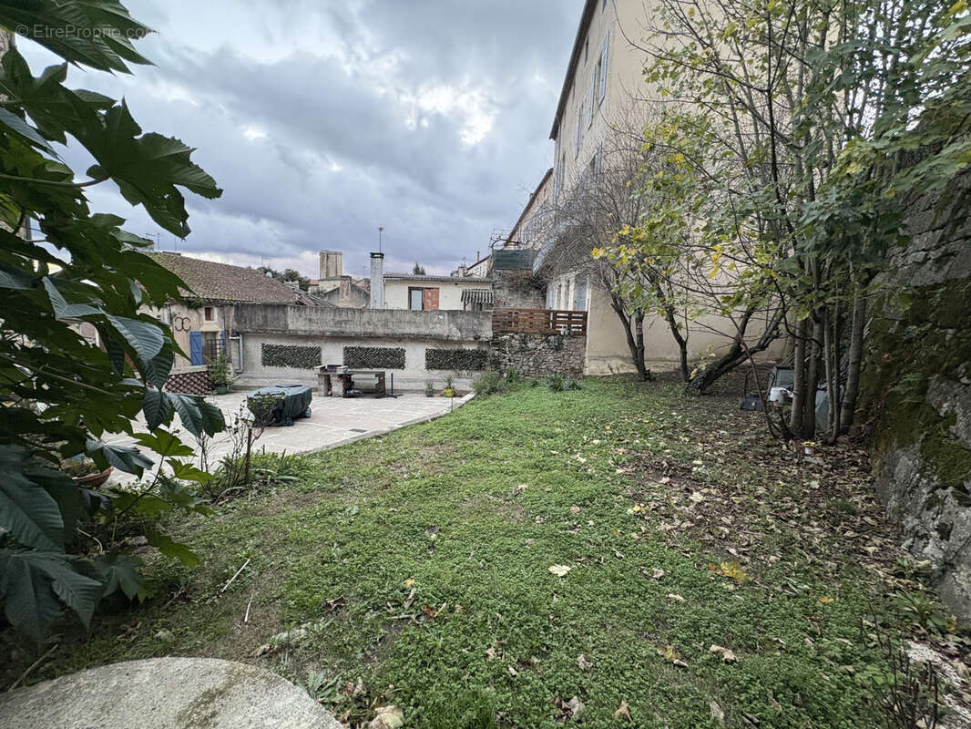 Appartement à PUY-L&#039;EVEQUE