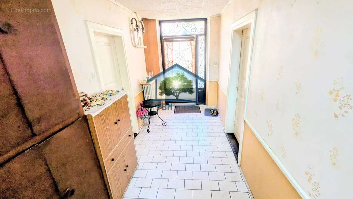 BOUXWILLER (67) - Immeuble avec 2 Appartements et Petit Maison sur 2.97 ares - photo 4