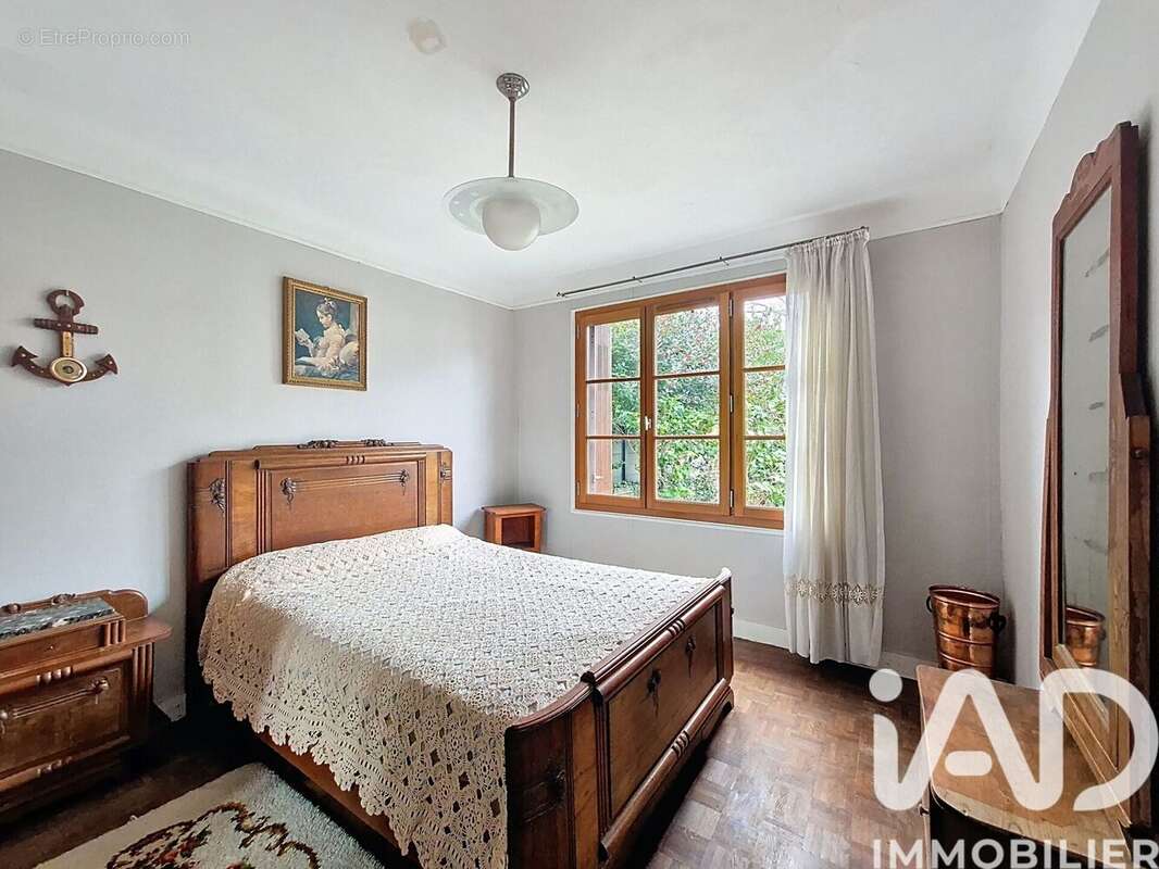 Photo 8 - Maison à LE MESNIL-SAINT-DENIS