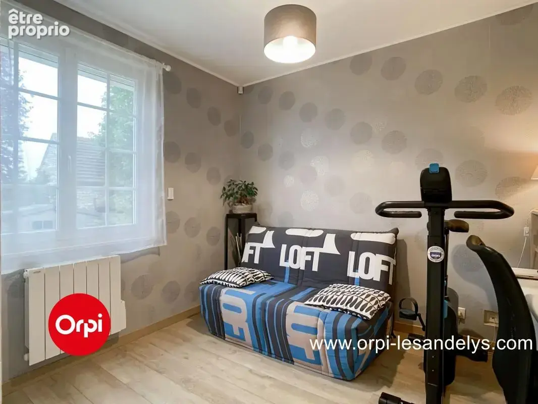 Maison de Plain-Pied en Parfait État avec Sous-Sol Total - photo 9
