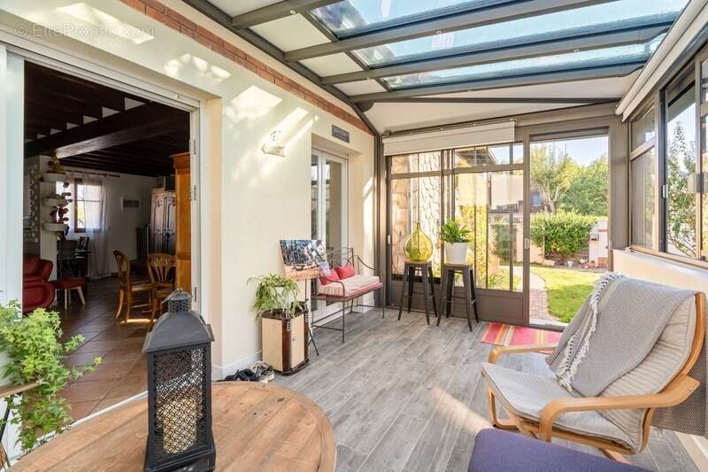 Maison à MAURECOURT