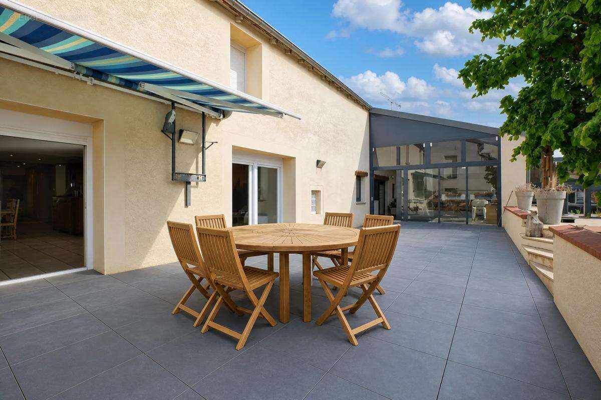 Maison de 7 pièces de 245 m² située à Ochey - photo 8