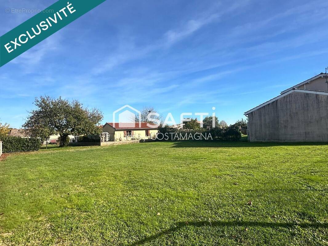 Photo 1 - Terrain à MONTECH