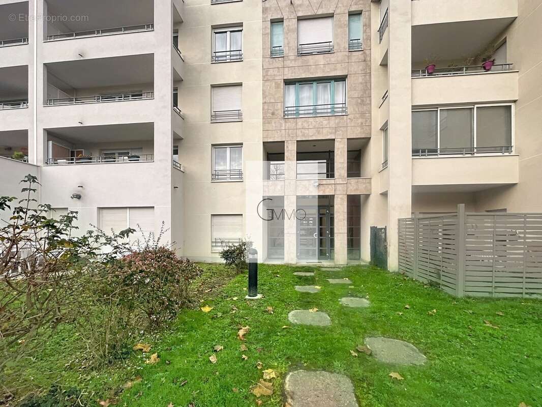 Appartement à NANTERRE