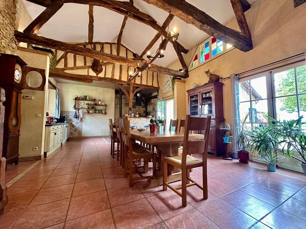 Maison à SABAZAN
