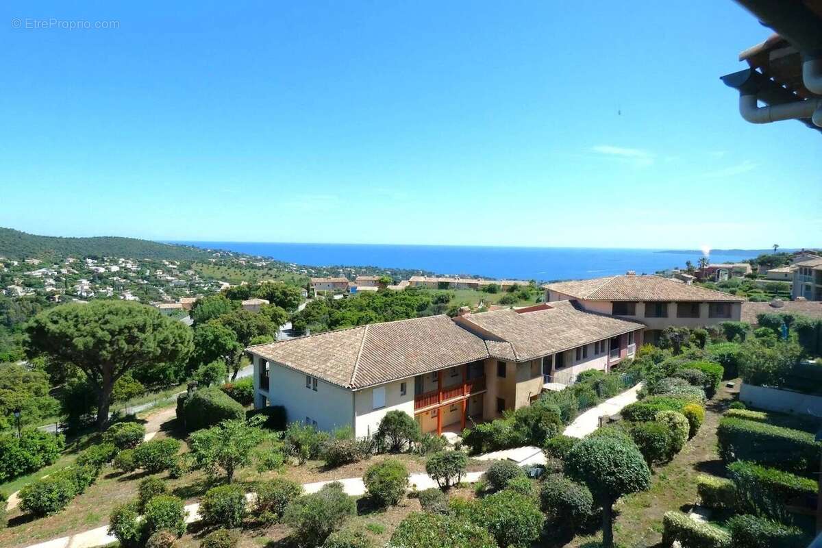 Appartement à ROQUEBRUNE-SUR-ARGENS