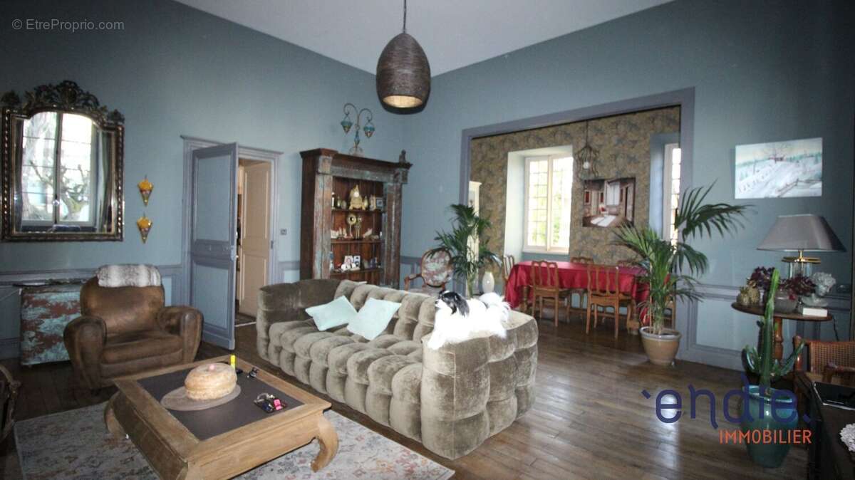 Maison à MEHUN-SUR-YEVRE