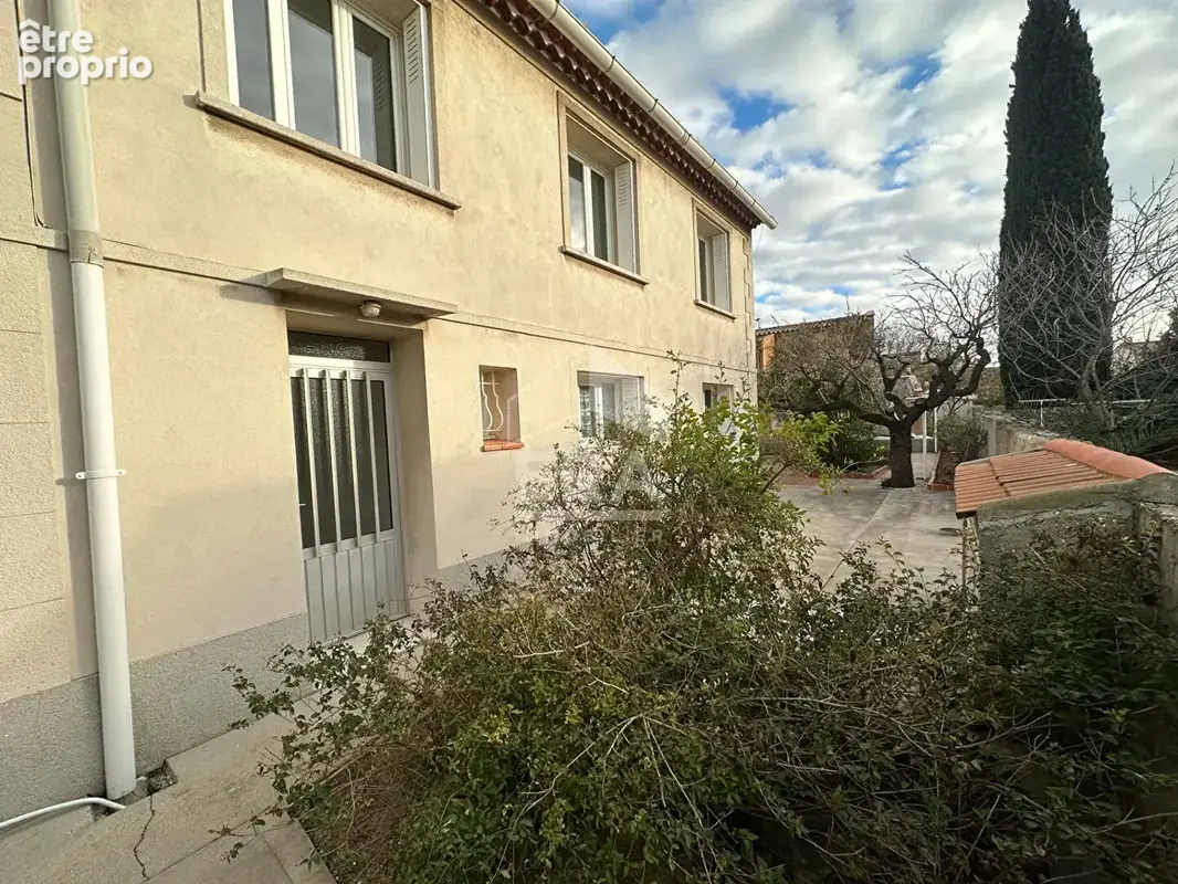 Maison à SAINT-MITRE-LES-REMPARTS