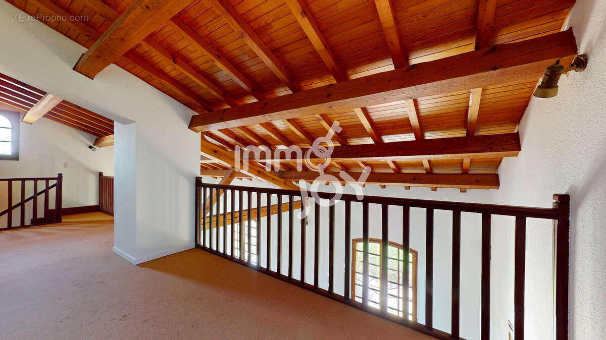 Roques - Grande villa familiale avec sous-sol et terrain piscinable - photo 17