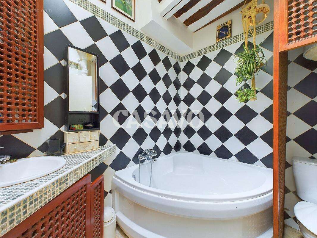 Appartement à PARIS-3E