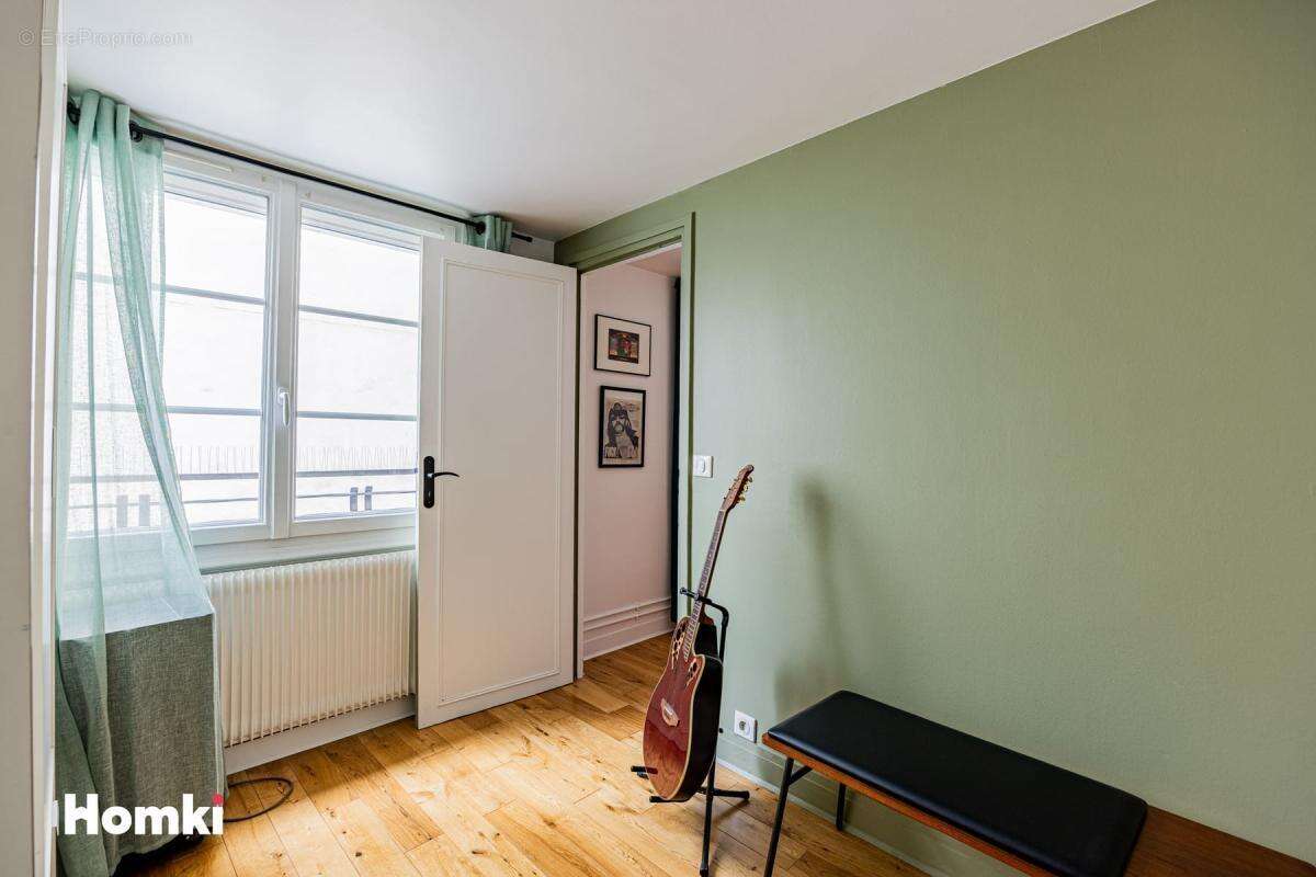 Appartement à PARIS-17E