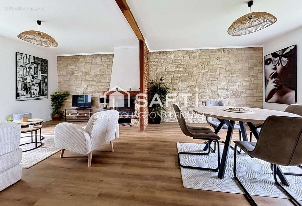 Photo 3 - Maison à LAMORLAYE