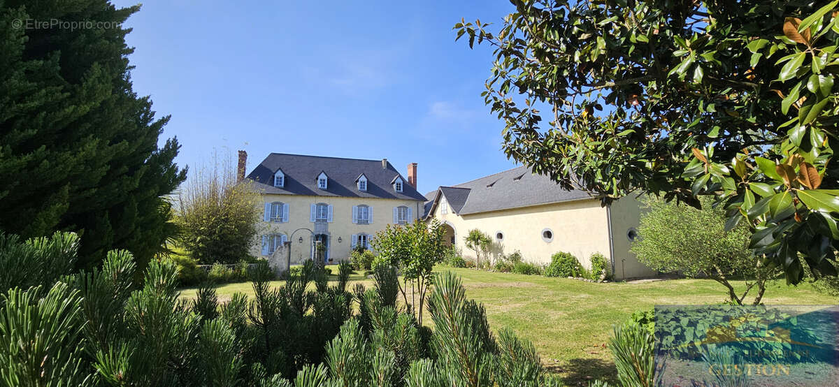 Maison à ESPOEY