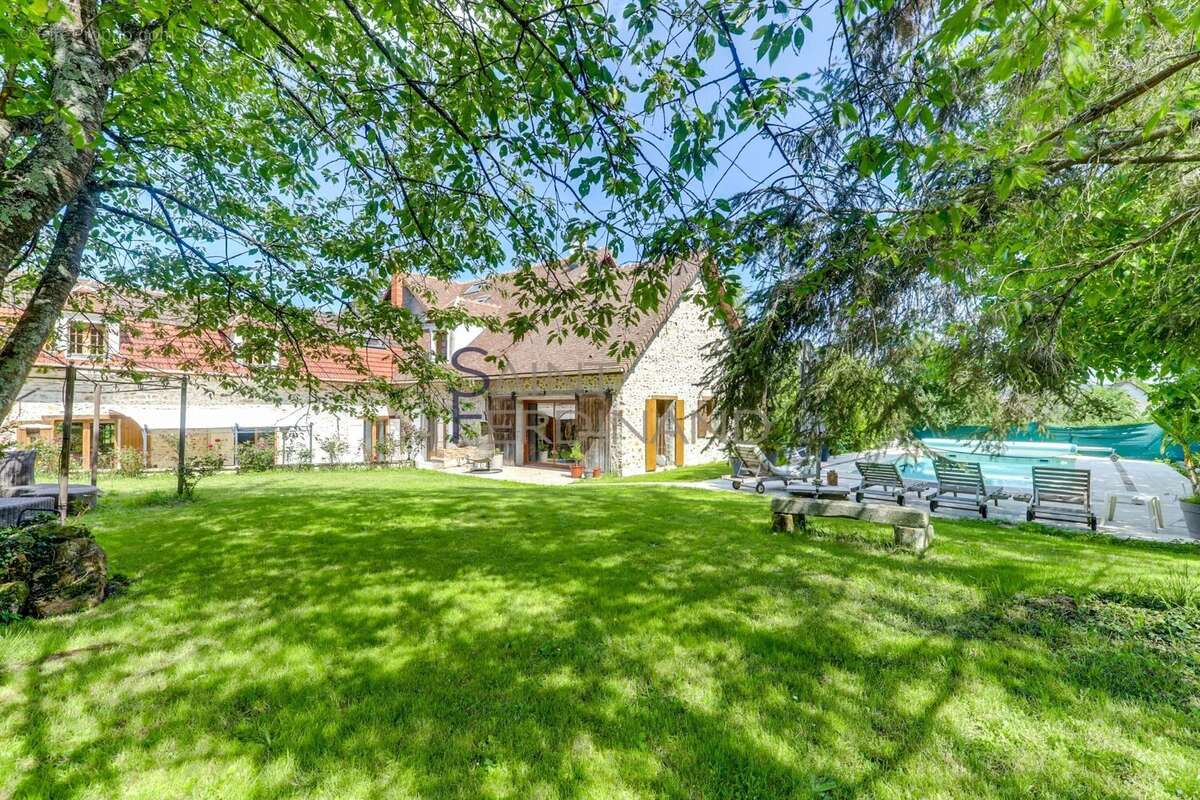 Maison à SAINT-CYR-SOUS-DOURDAN