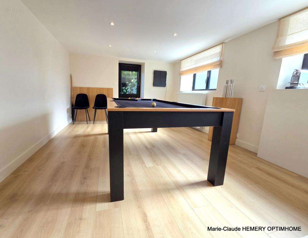 Dinard, Thalassothérapie, belle Villa BBC de 202m² sur parcelle de 400 m² clôturée et paysagée. Rénovation récente de qualité - photo 16