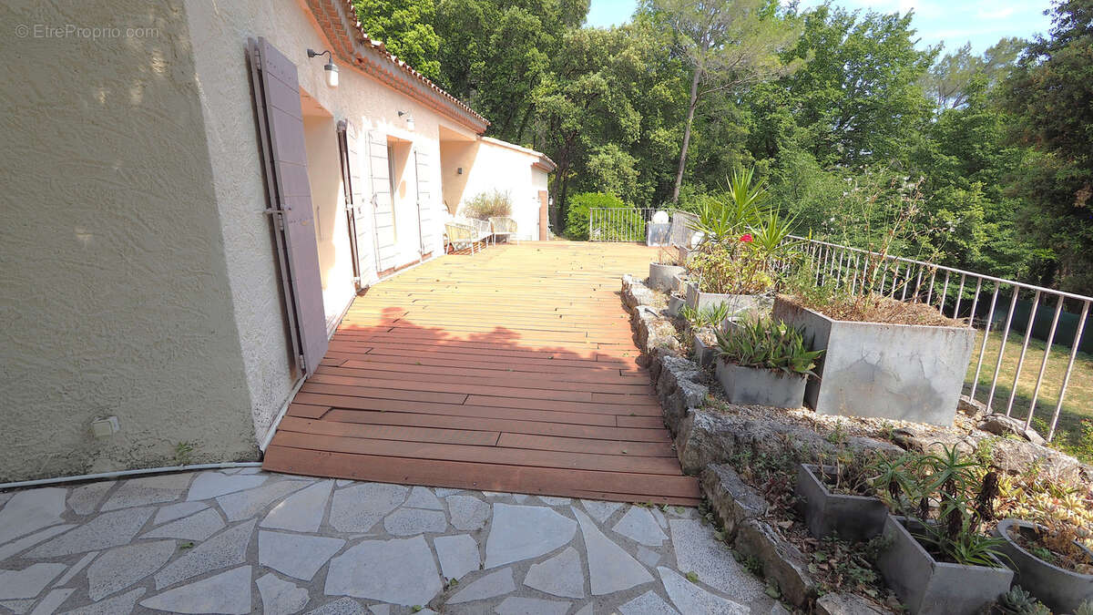 Maison à TOURRETTES-SUR-LOUP