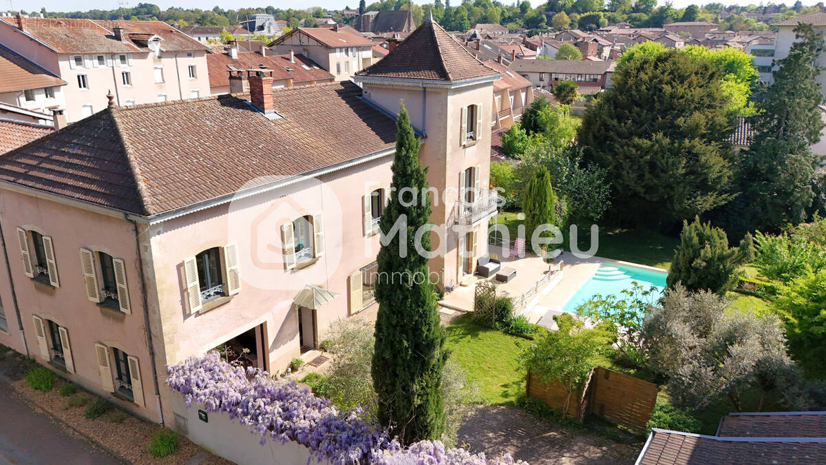 Maison à CHATILLON-SUR-CHALARONNE