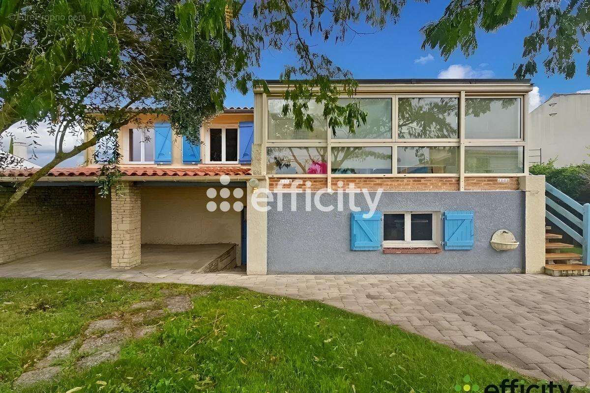 Maison à SAINTE-SOULLE