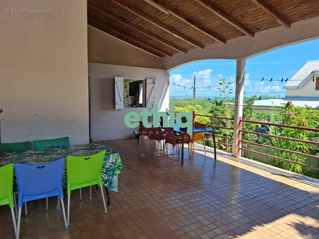 Maison à CAPESTERRE-BELLE-EAU