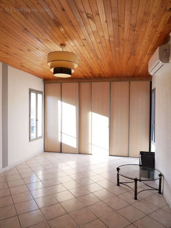 Maison de ville rénovée en plein centre de Tonneins   4 chambres et terrasse - photo 10