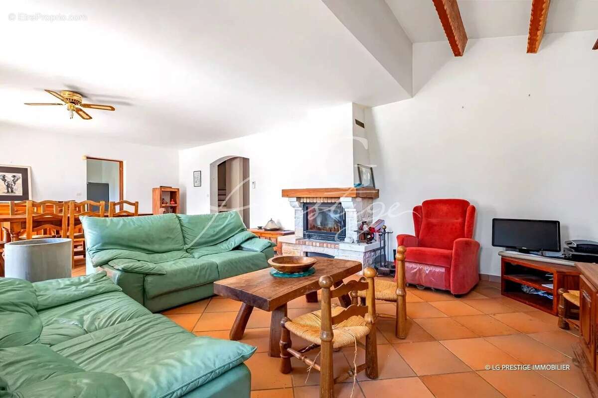 Maison à MONTAUROUX
