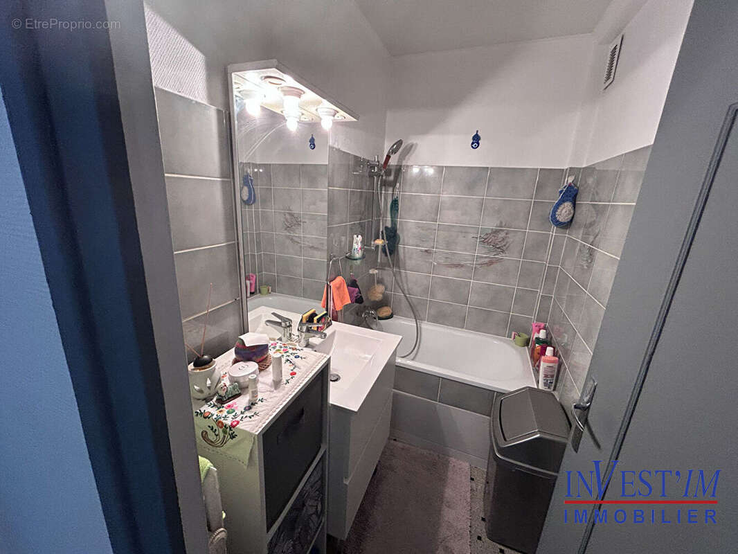 Appartement à PIERRE-BENITE