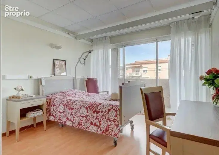 INVESTISSEMENT LOCATIF  Châteauneuf-les-Martigues  Résidence Ehpad Les Jardins de Valtrède - 6.58% de rentabilité - photo 2