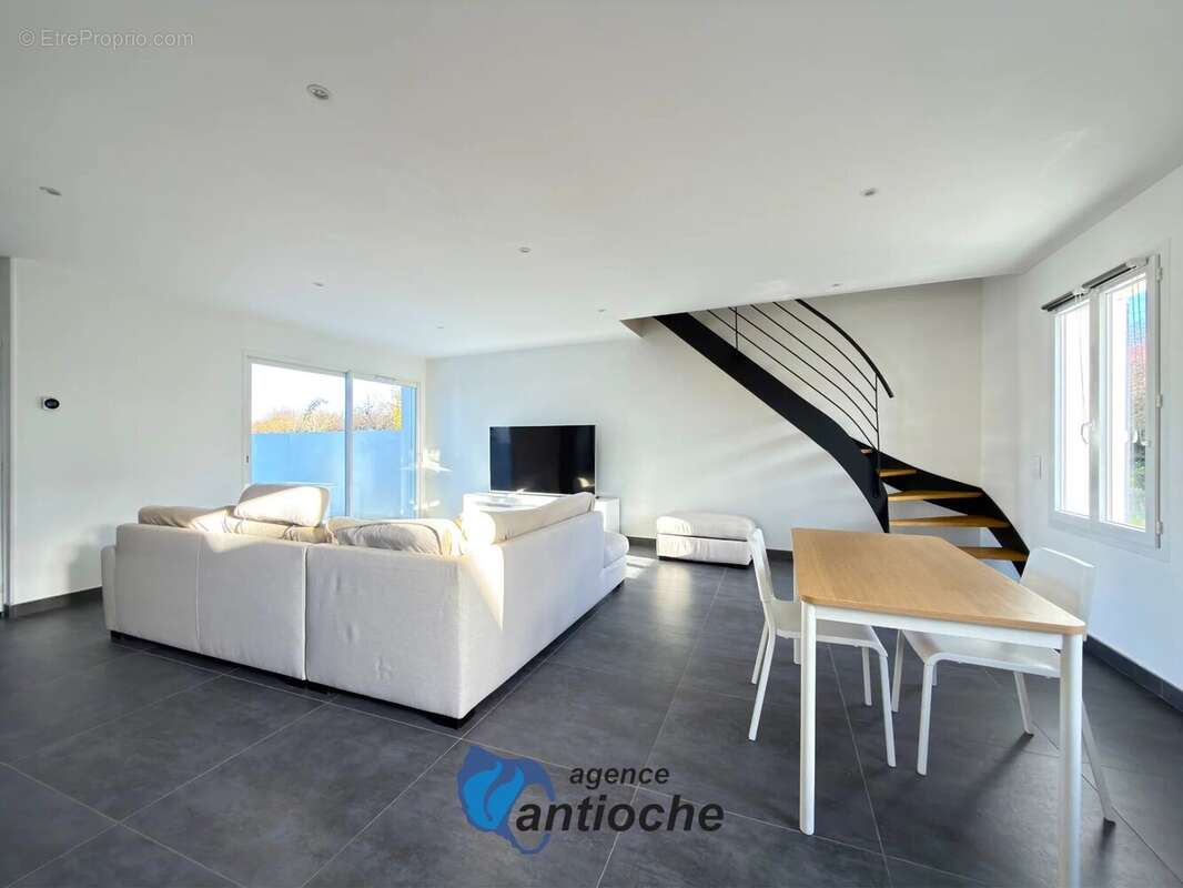 Maison à SAINT-XANDRE