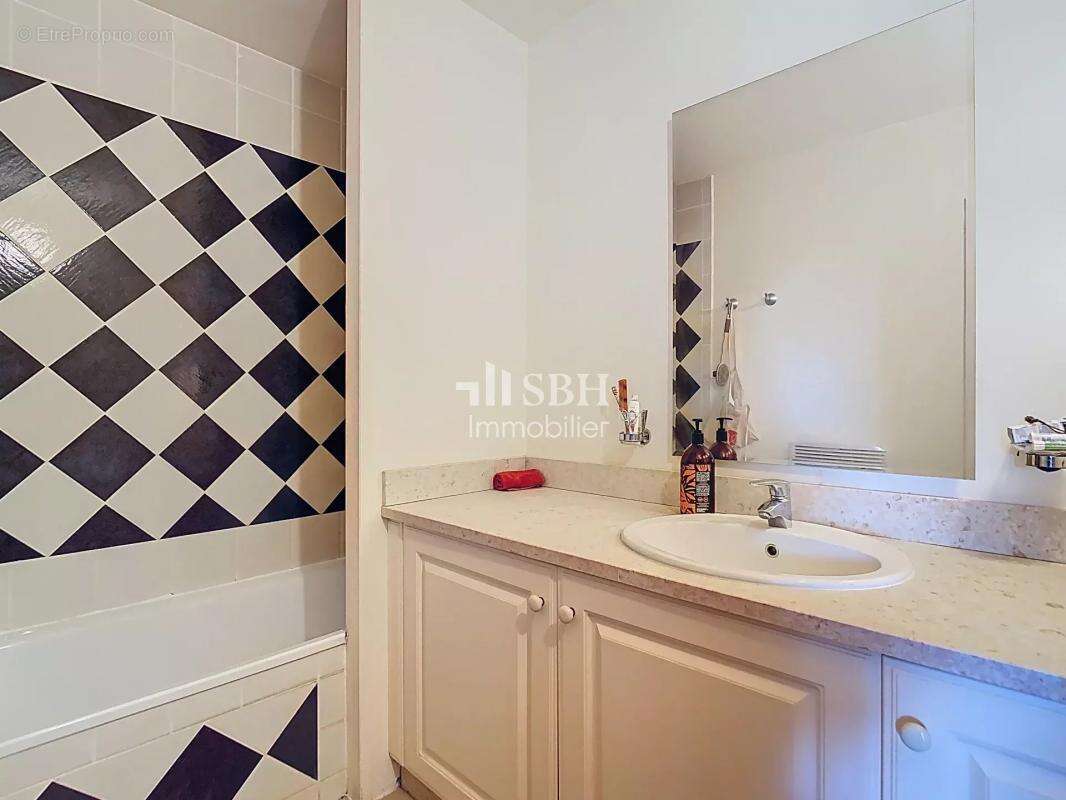 Appartement à SAUMANE-DE-VAUCLUSE