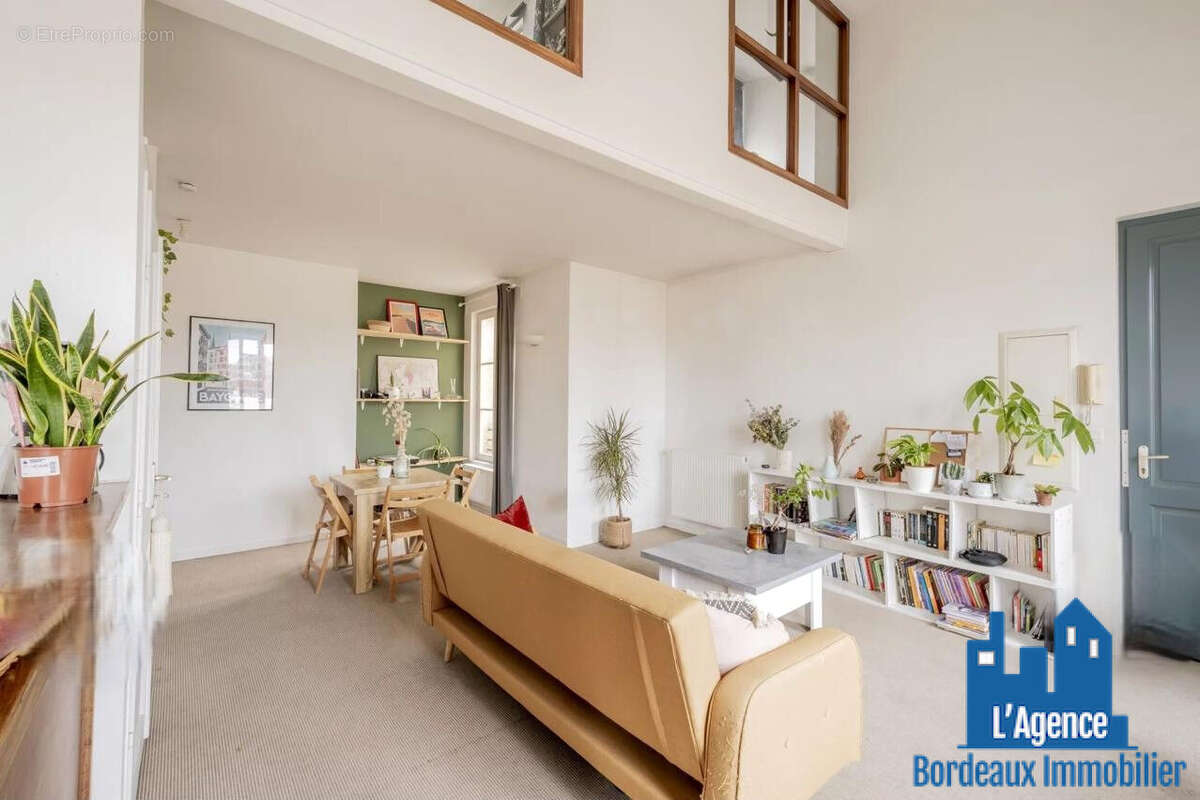 Déjà vendu par l'agence !!! bordeaux- proche du lycee montaigne et de la victoire- appartement t2 duplex vendu libre ! - photo 4