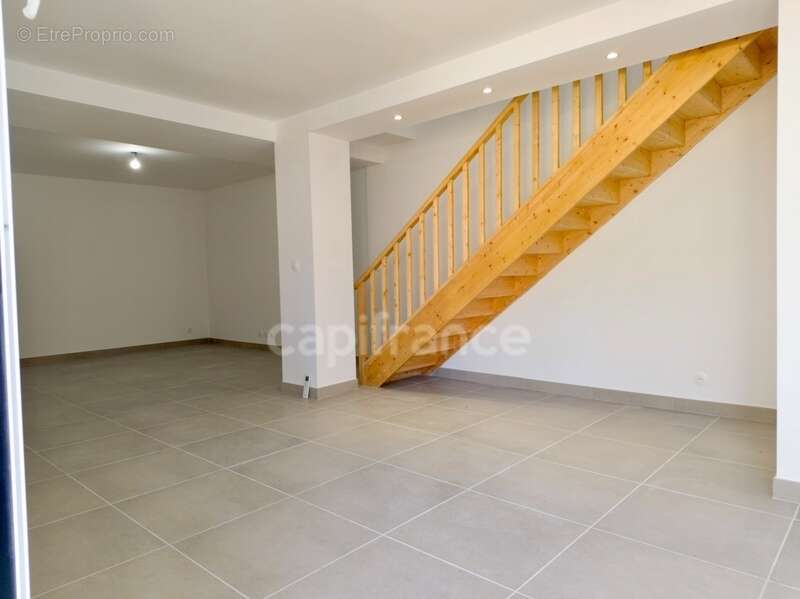 Appartement à EYRAGUES