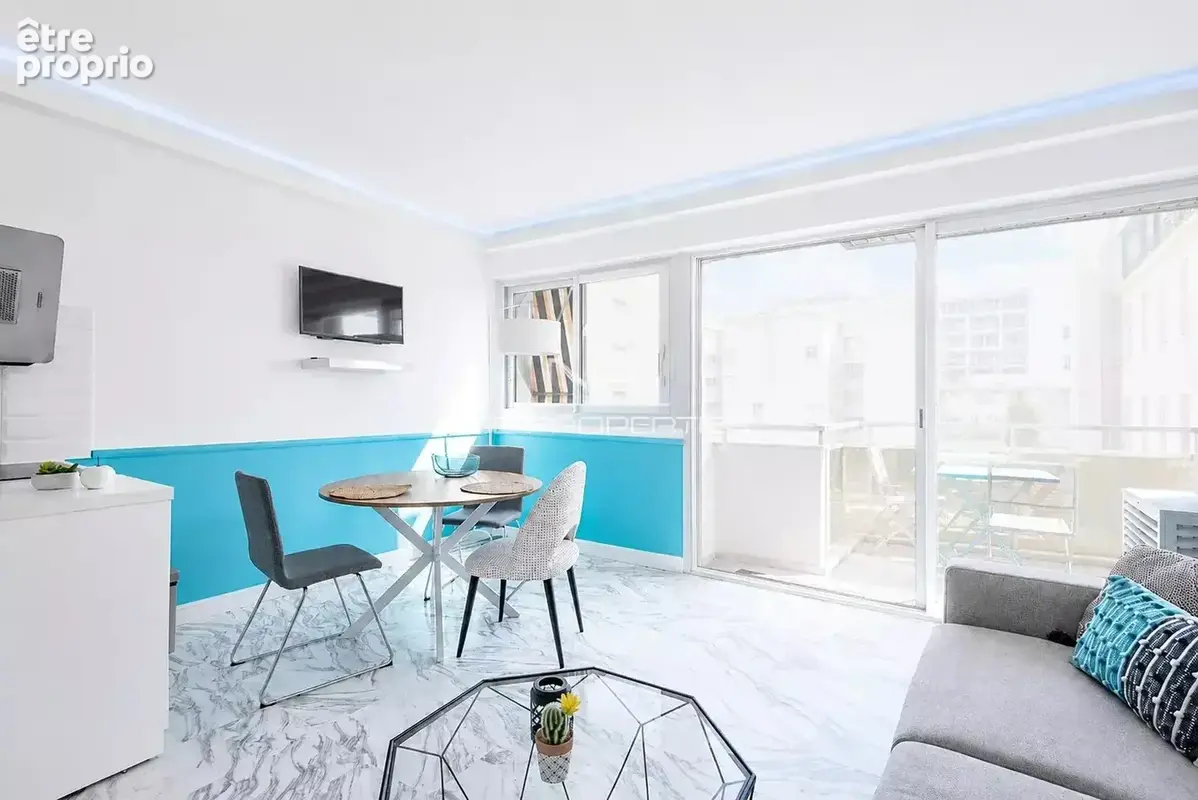 Promenade des Anglais, grand studio avec alcove couchage sur beau balcon et vue mer - photo 6