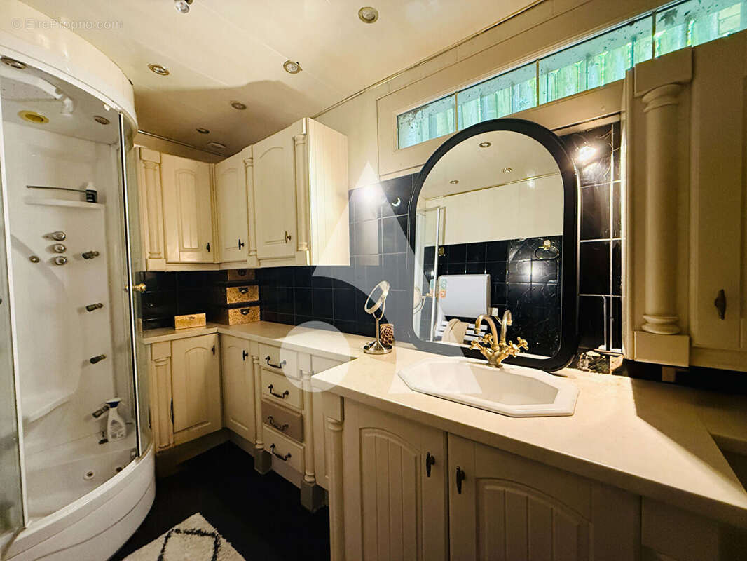 Maison à ARNIERES-SUR-ITON