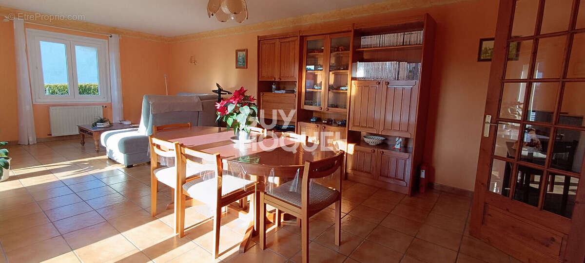 Maison à PANISSIERES