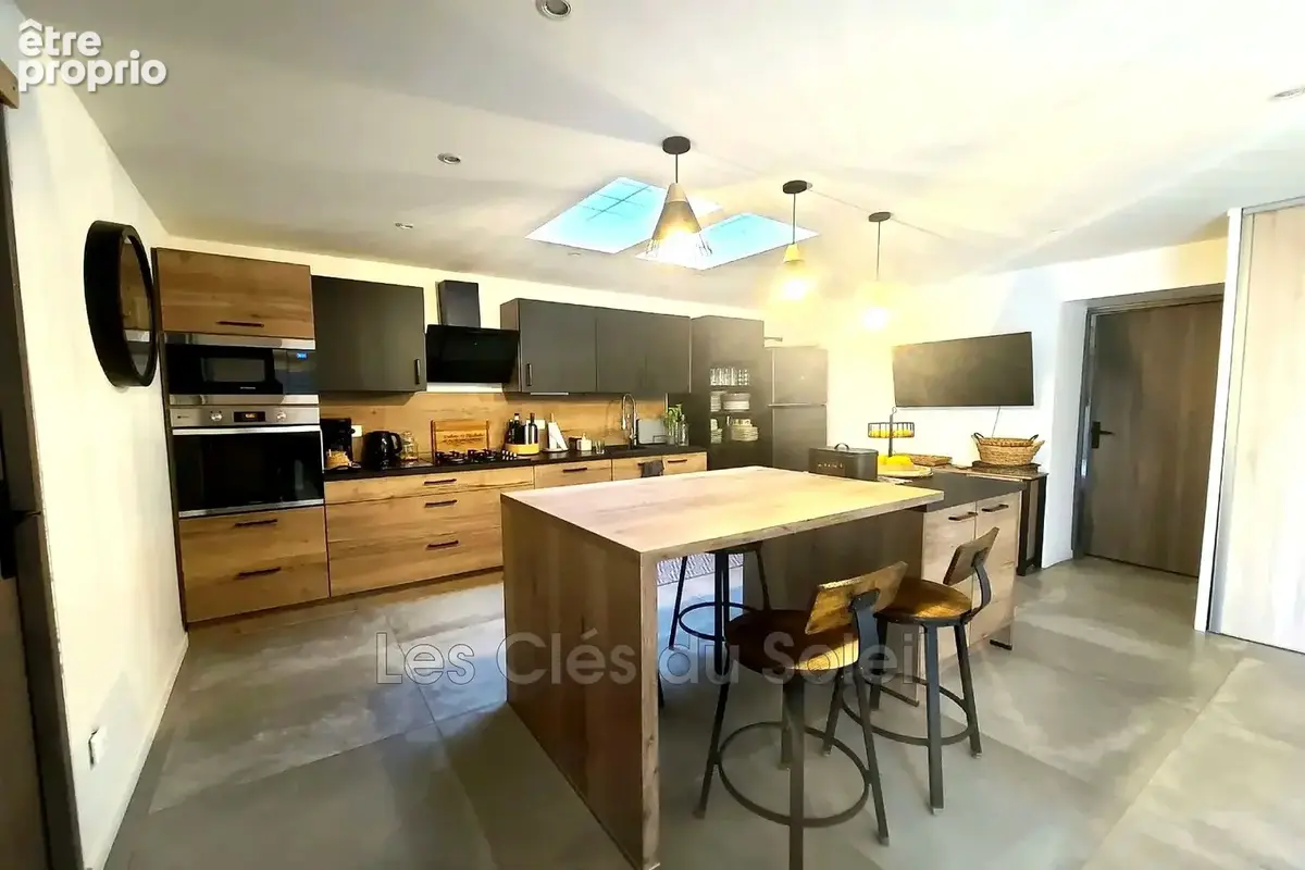Maison 5 pièces 146 m² à vendre à Cuers (83390) - photo 3