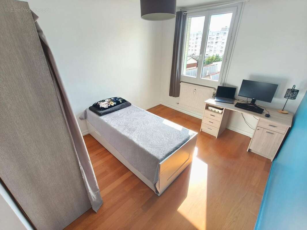 Photo 8 - Appartement à VILLEURBANNE