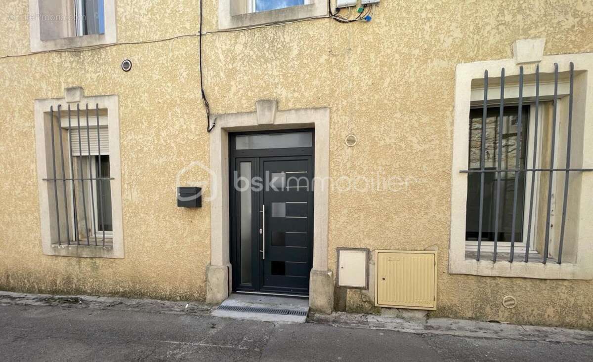 Appartement à COURNONTERRAL